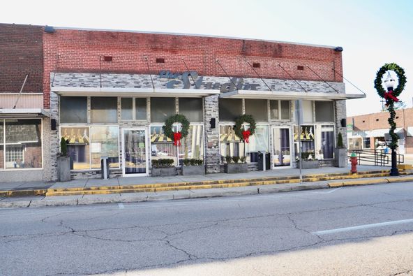 123 W Main St, Walnut Ridge, AR 72476